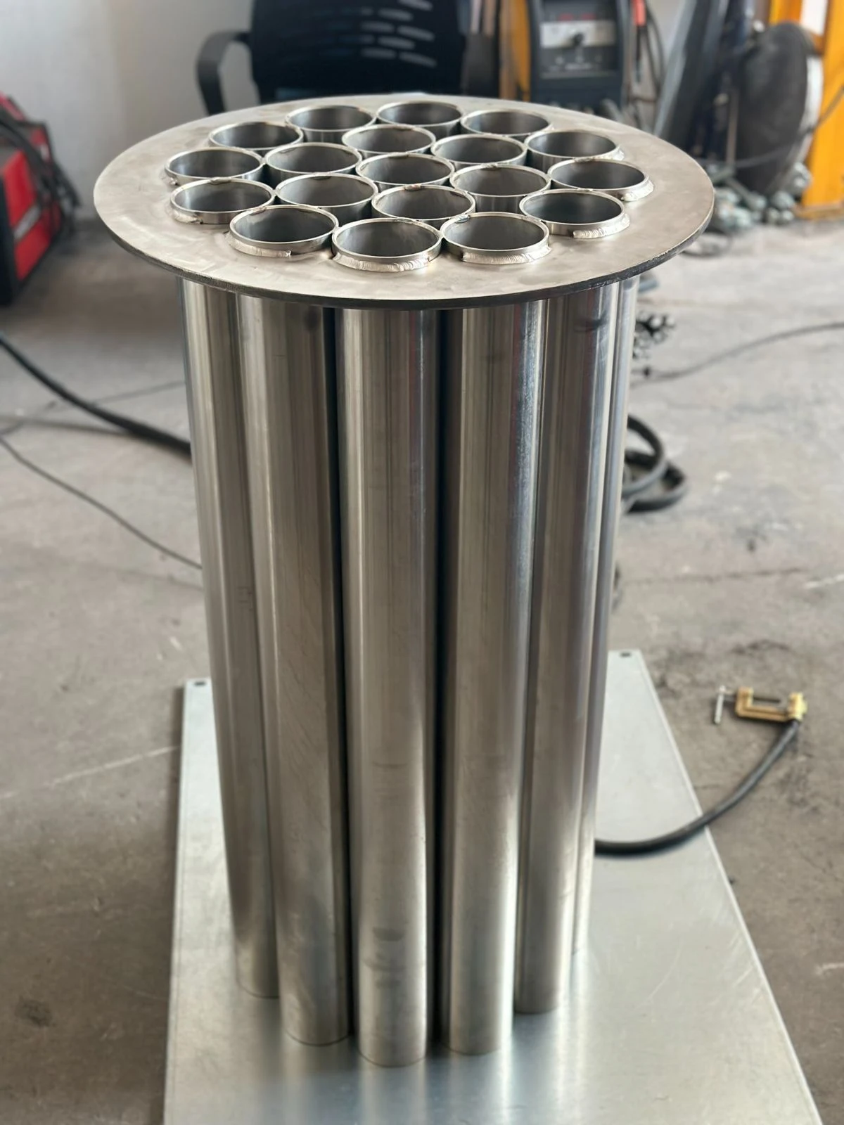 Stainless tube bundle straightener