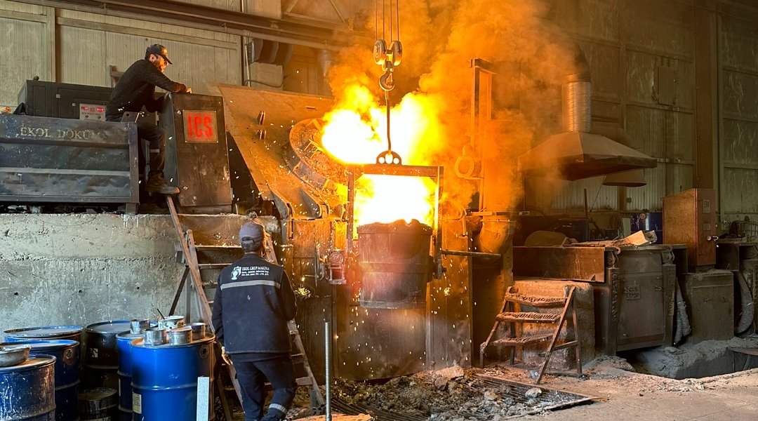 Melt tapped from the furnace into the ladle at the foundry